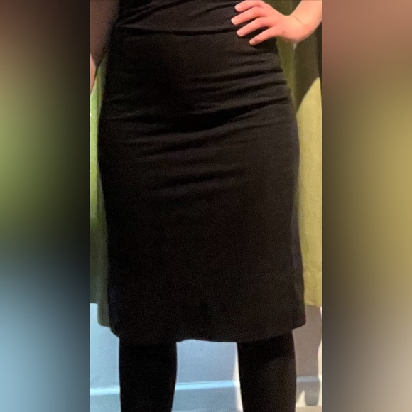 Black skirt guess - Picture 4 of 9